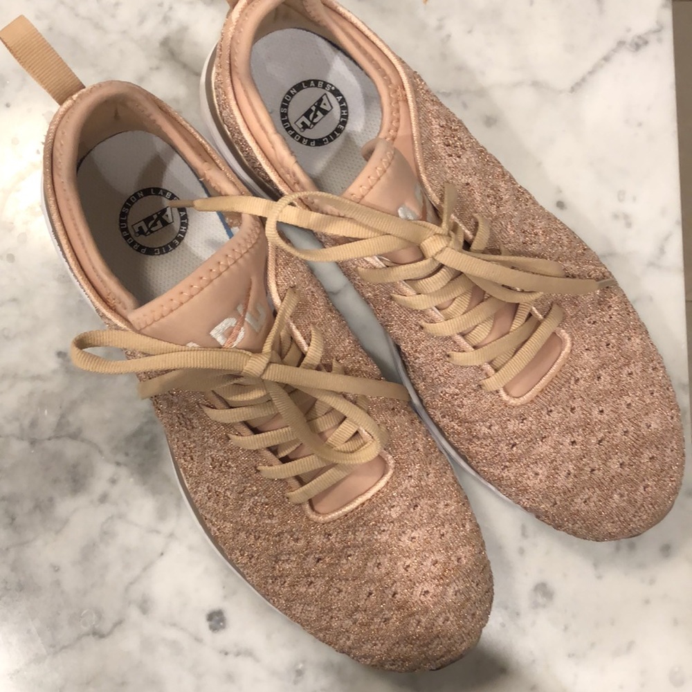 Apl women’s tech loom phantom